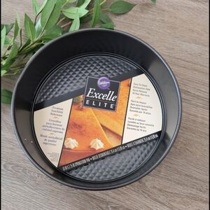 Wilton Excelle Elite Non-Stick Springform baking Pan 10-Inch, by 2.75 NEW